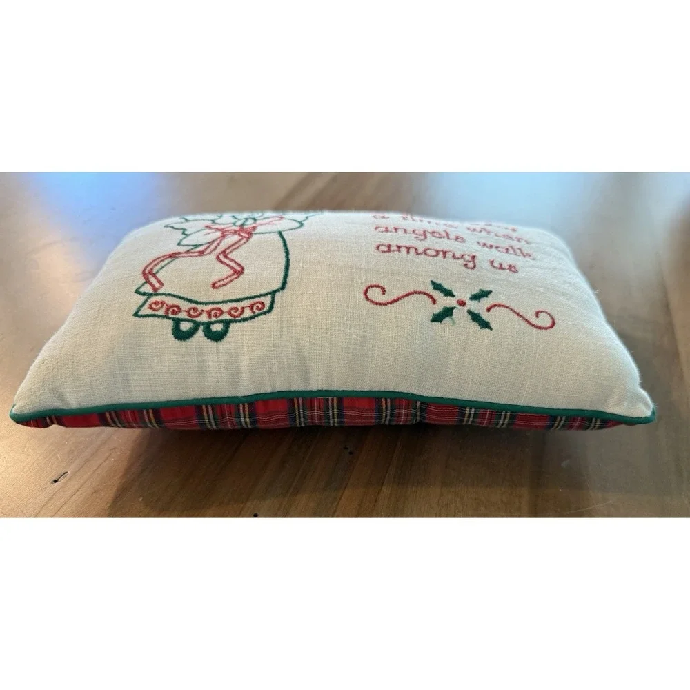 Vtg Christmas Sofa Pillow Needlework Christmas A‎ Time When Angels Walk Among Us